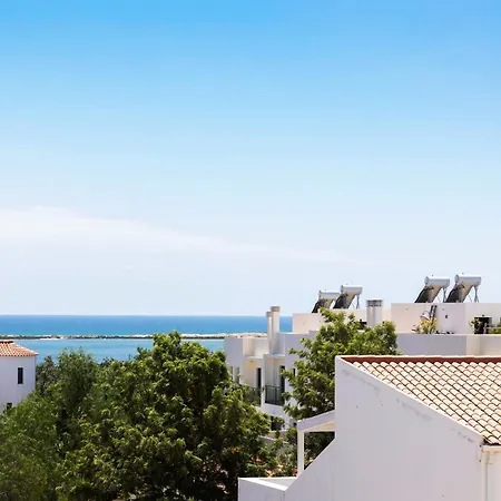 3-bedroom Townhouse Apartamento